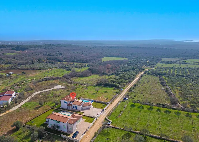 Maria Villa