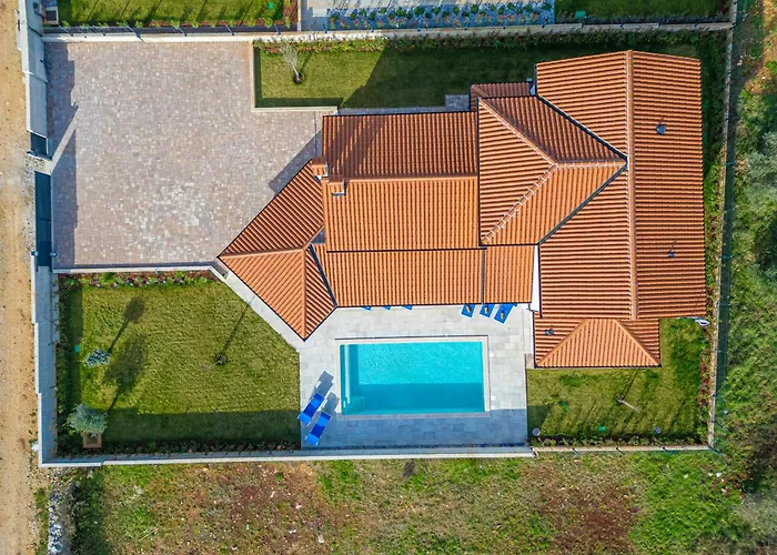 Maria Villa